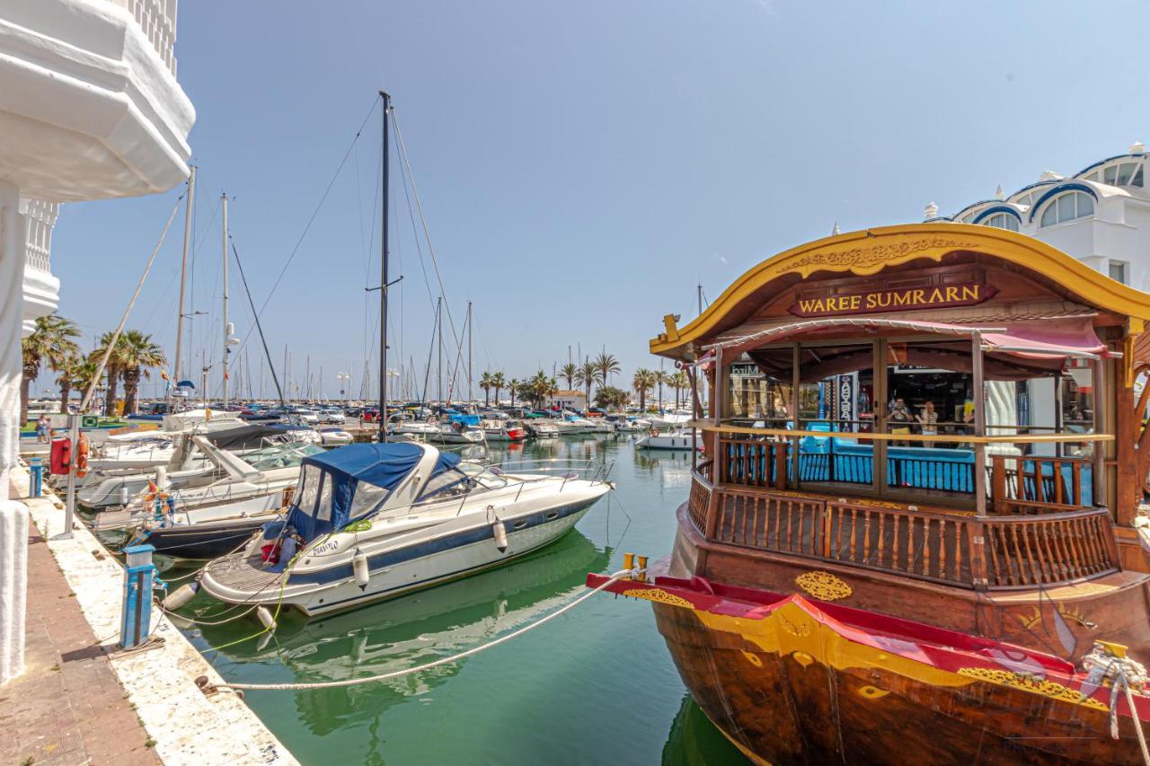Apartment In Puerto Marina With Beautiful Views Of The Sea And The Boats Benalmádena Eksteriør billede