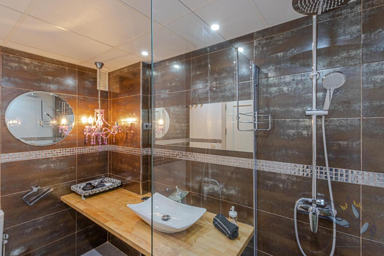 Apartment In Puerto Marina With Beautiful Views Of The Sea And The Boats Benalmádena Eksteriør billede
