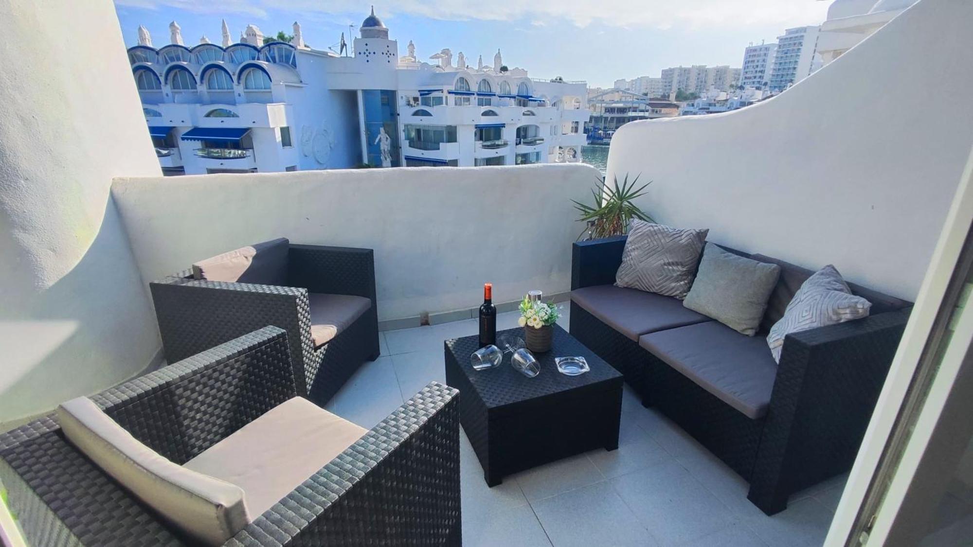 Apartment In Puerto Marina With Beautiful Views Of The Sea And The Boats Benalmádena Eksteriør billede